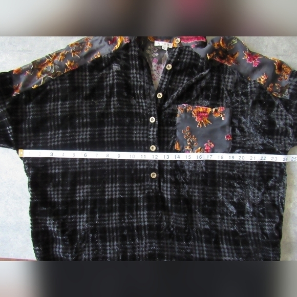 ADORE 3 Button Front Tunic Shirt - Picture 10 of 10